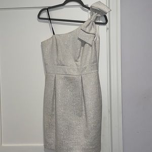 Laundry by Shelli Segal Los Angeles one shoulder bow detail dress